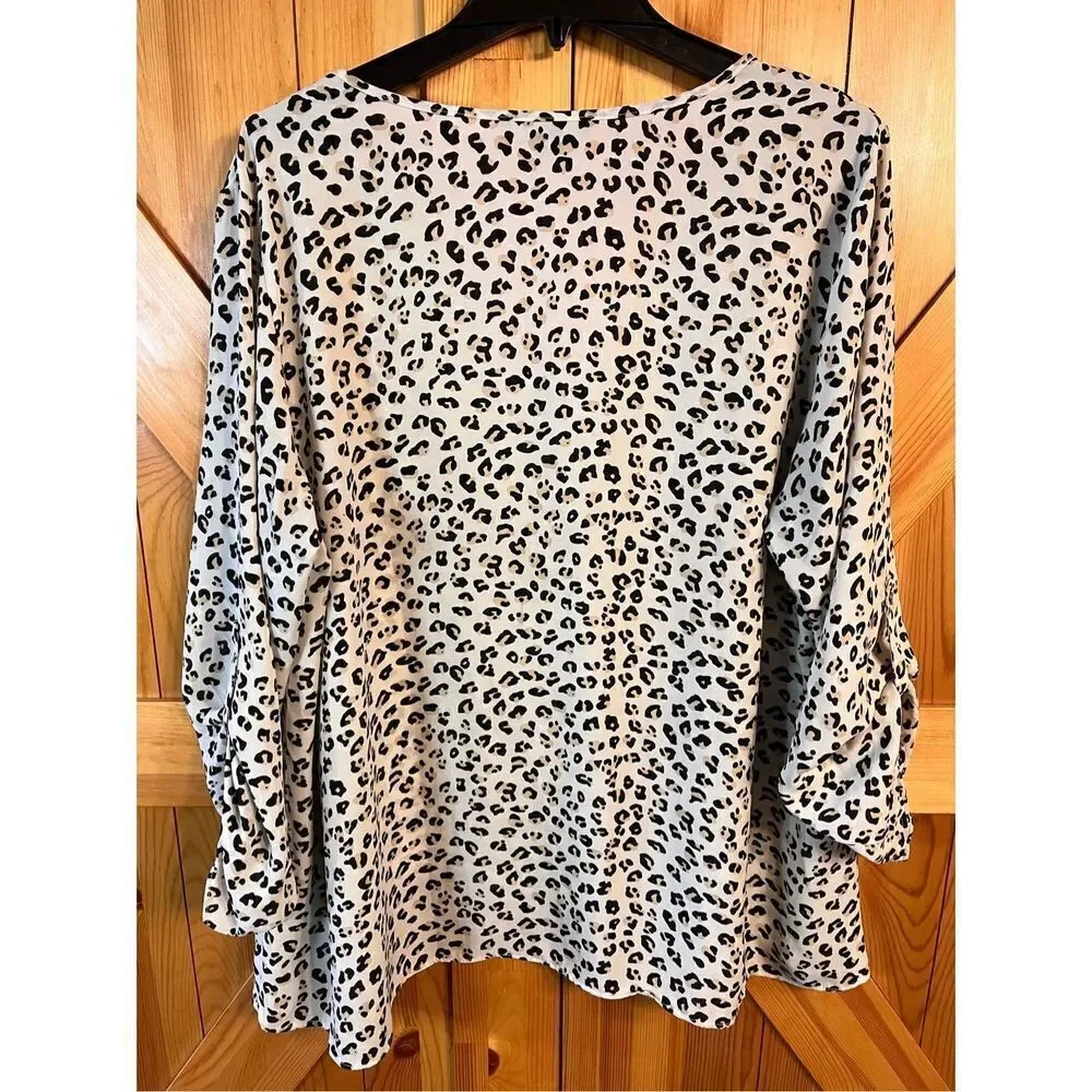 Zac & Rachel woman blouse size 2X￼(2548)